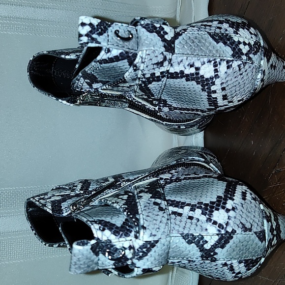 Circus by Sam Edelman Booties - Picture 5 of 7
